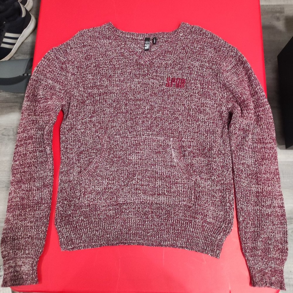 SPOR knitted pullover / sweater with pocket on the front